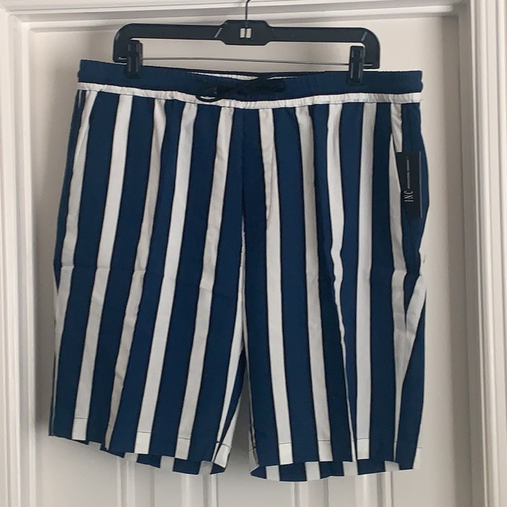 NWT INC Men's Shorts Large L Blue White Striped Drawstring 9" Inseam slim fit